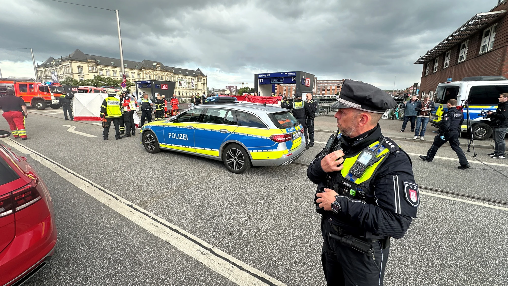 Femeie arestată după un atac cu cuțitul în gara din Hamburg – 17 persoane rănite