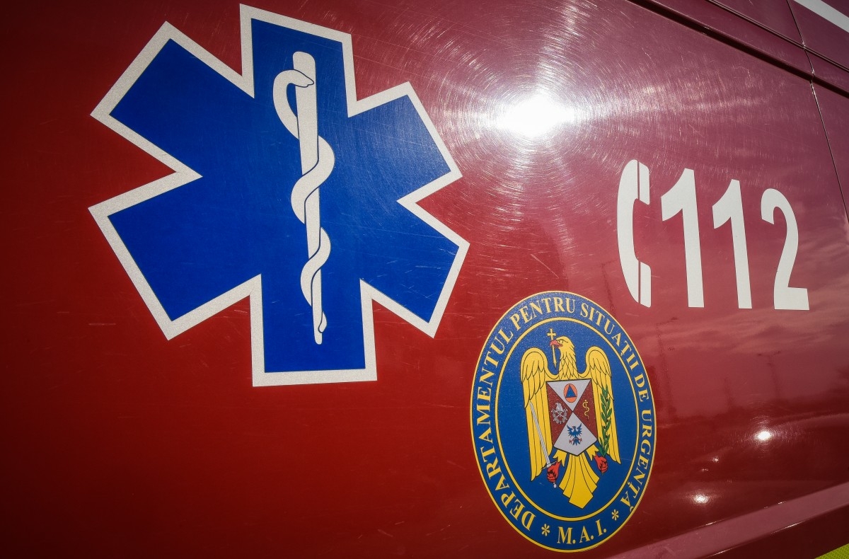 Comănești: Adolescentă de 17 ani, lovită mortal de un tren în timp ce purta căști audio